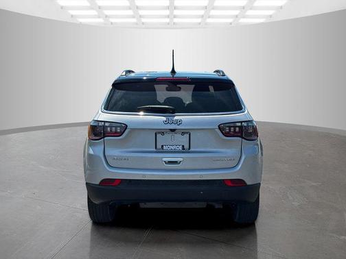 Silver Zynith Metallic Clearcoat 2025 Jeep Compass Limited