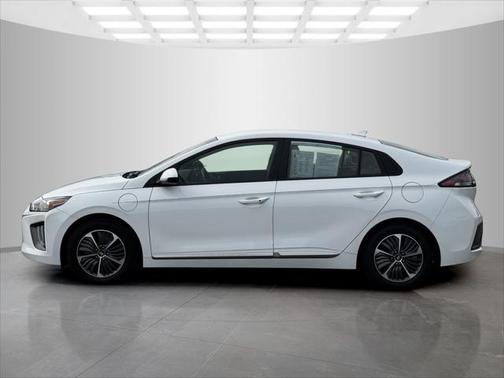 2022 Hyundai IONIQ Plug-In Hybrid SE