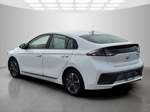 2022 Hyundai IONIQ Plug-In Hybrid SE