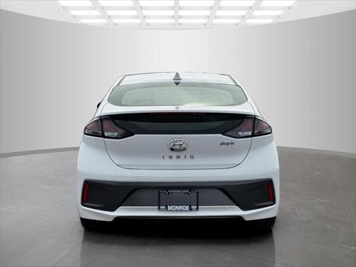 2022 Hyundai IONIQ Plug-In Hybrid SE
