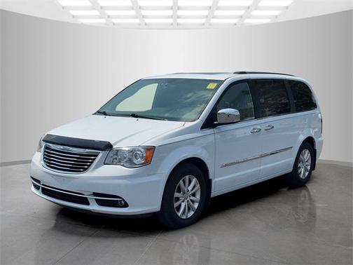 2015 Chrysler Town & Country Limited Platinum