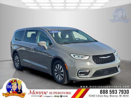 2022 Chrysler Pacifica Hybrid Touring L