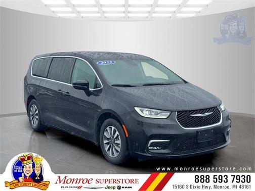2023 Chrysler Pacifica Hybrid Touring L