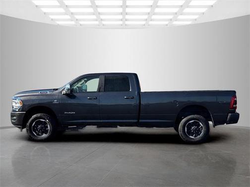 2024 RAM 3500 Laramie Crew Cab 4x4 8' Box
