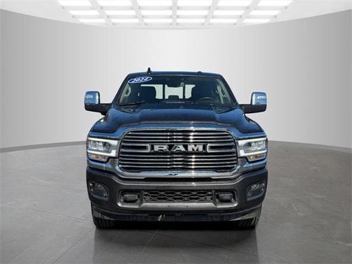 2024 RAM 3500 Laramie Crew Cab 4x4 8' Box