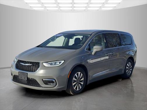 2022 Chrysler Pacifica Hybrid Touring L