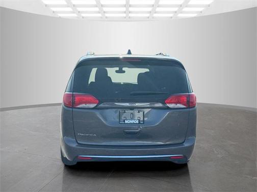 2018 Chrysler Pacifica Touring-L