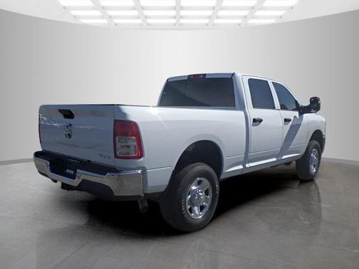 2024 RAM 2500 Tradesman Crew Cab 4x4 6'4' Box
