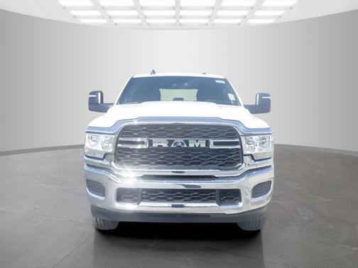 2024 RAM 2500 Tradesman Crew Cab 4x4 6'4' Box