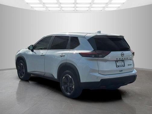 White Pearl 2024 Nissan Rogue SV