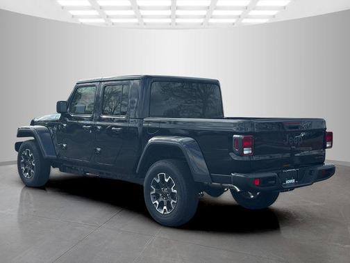 Black Clearcoat 2026 Jeep Gladiator Sahara 4x4
