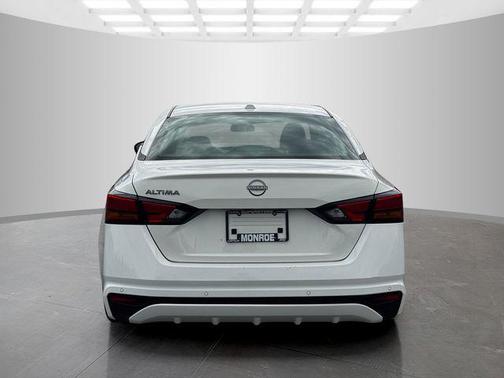 Glacier White 2025 Nissan Altima 2.5 SV