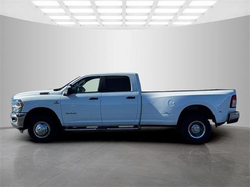 2023 RAM 3500 Big Horn Crew Cab 4x4 8' Box
