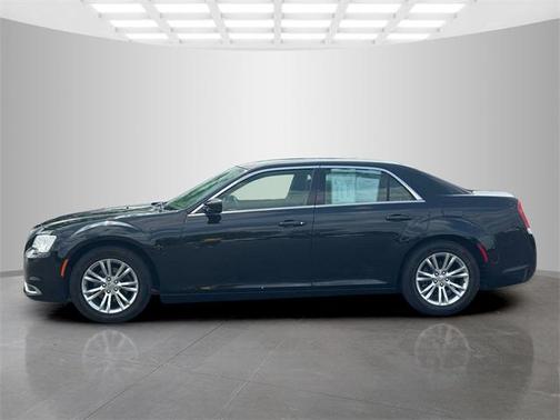 2017 Chrysler 300 Limited