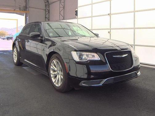 2017 Chrysler 300 Limited