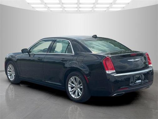 2017 Chrysler 300 Limited