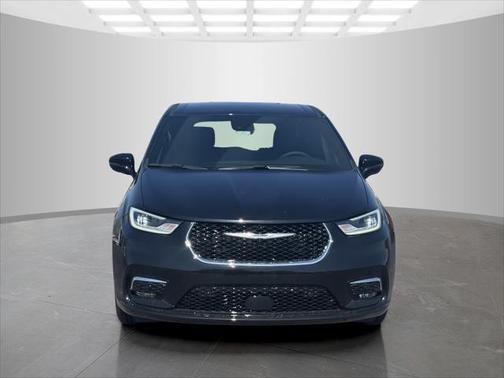 2025 Chrysler Pacifica L