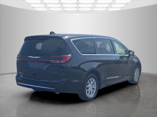 2025 Chrysler Pacifica L