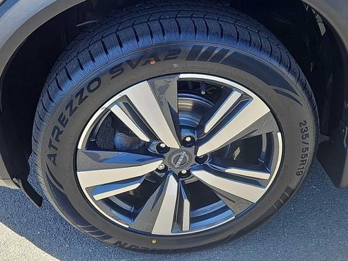 Gun Metallic 2022 Nissan Rogue SL