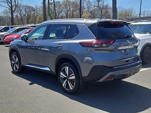 Gun Metallic 2022 Nissan Rogue SL