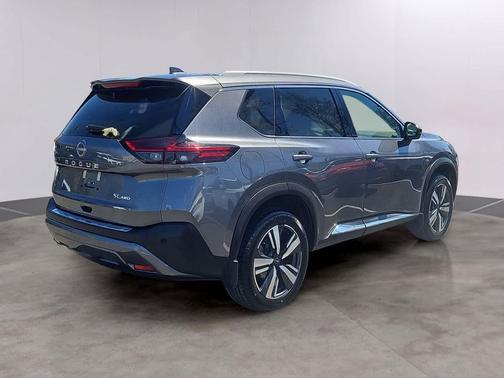 Gun Metallic 2022 Nissan Rogue SL