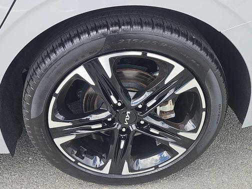 Wolf Gray 2024 Kia K5 GT-Line