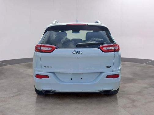 Bright White Clearcoat 2018 Jeep Cherokee Overland
