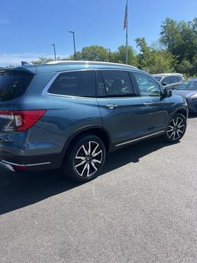 2021 Honda Pilot Touring 8-Passenger
