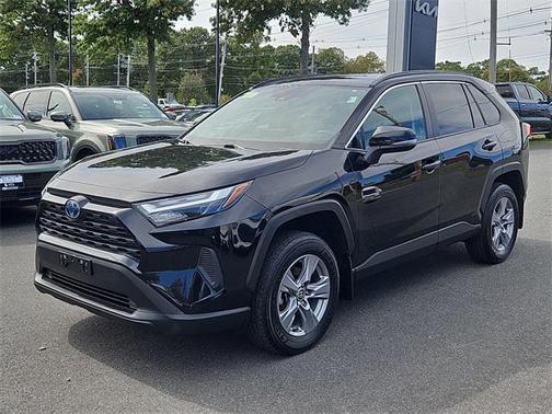 2022 Toyota RAV4 Hybrid XLE