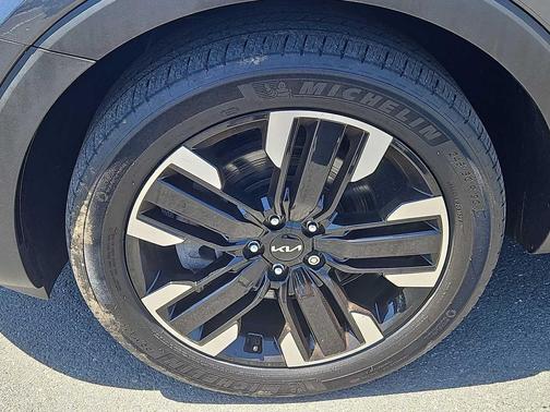 Gravity Gray 2023 Kia Telluride SX Prestige