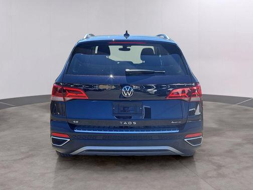 Deep Black Pearl 2023 Volkswagen Taos 1.5T SE