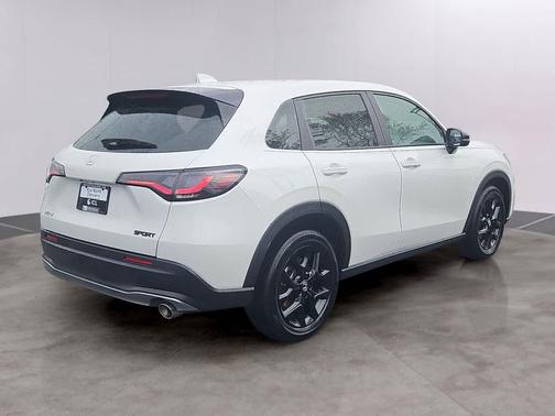 Platinum White Pearl 2024 Honda HR-V AWD Sport