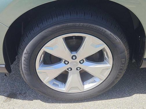 Jasmine Green Metallic 2015 Subaru Forester 2.5i