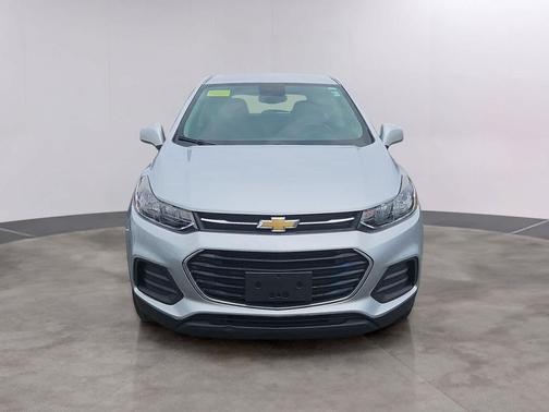 Silver Ice Metallic 2017 Chevrolet Trax LS