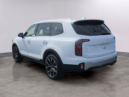 Glacial White Pearl 2024 Kia Telluride SX Prestige