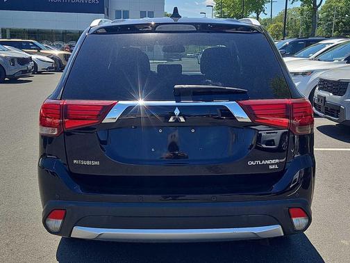 Labrador Black Pearl 2017 Mitsubishi Outlander SEL S-AWC