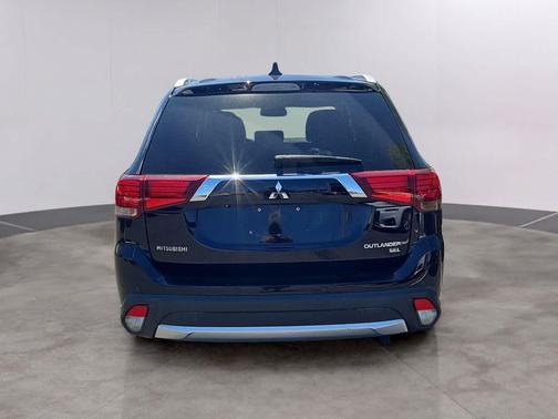 Labrador Black Pearl 2017 Mitsubishi Outlander SEL S-AWC