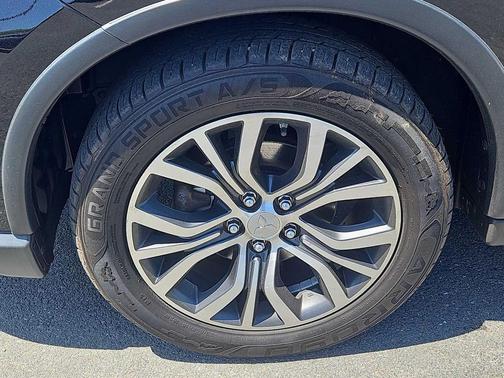 Labrador Black Pearl 2017 Mitsubishi Outlander SEL S-AWC