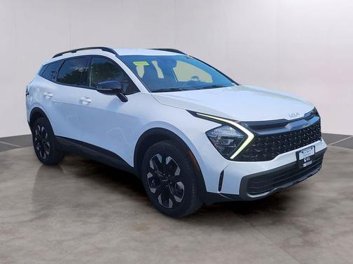 Glacial White Pearl 2023 Kia Sportage X-Line