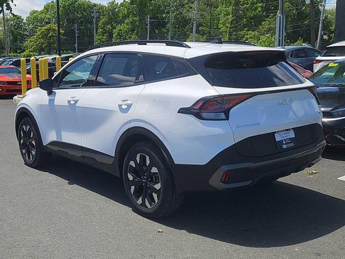 Glacial White Pearl 2023 Kia Sportage X-Line