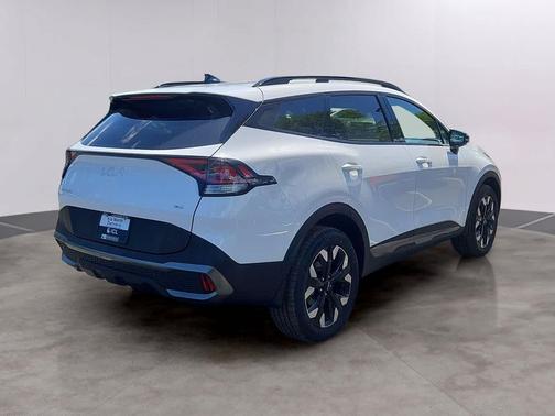 Glacial White Pearl 2023 Kia Sportage X-Line