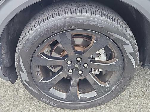 Agate Black Metallic 2022 Ford Explorer ST-Line