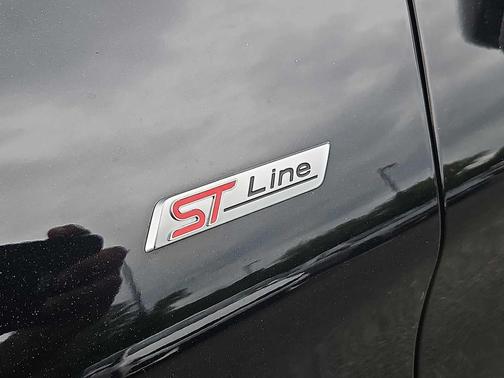 Agate Black Metallic 2022 Ford Explorer ST-Line