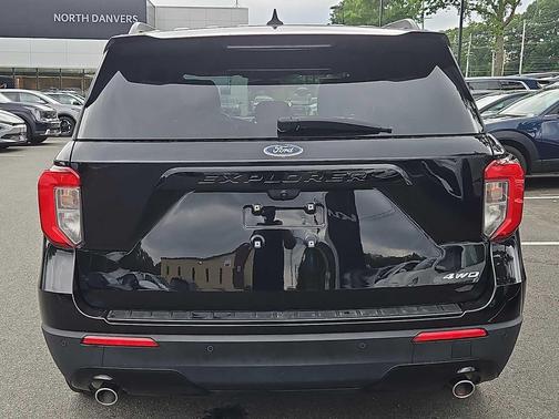 Agate Black Metallic 2022 Ford Explorer ST-Line
