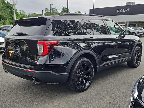Agate Black Metallic 2022 Ford Explorer ST-Line