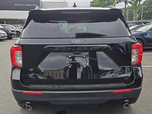 Agate Black Metallic 2022 Ford Explorer ST-Line