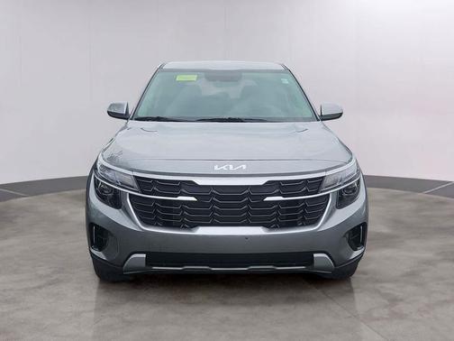Steel Gray 2024 Kia Seltos LX