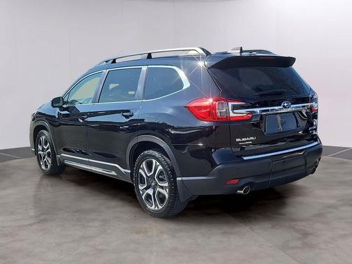 Crystal Black Silica 2023 Subaru Ascent Limited 7-Passenger