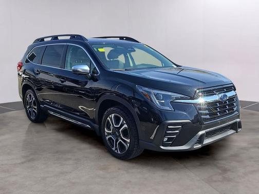Crystal Black Silica 2023 Subaru Ascent Limited 7-Passenger