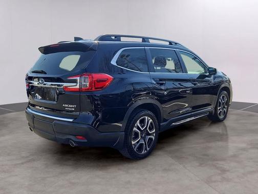 Crystal Black Silica 2023 Subaru Ascent Limited 7-Passenger
